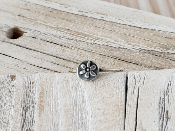 Sterling silver flower ring