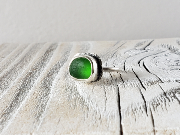 beach style sterling silver and seaglass ring