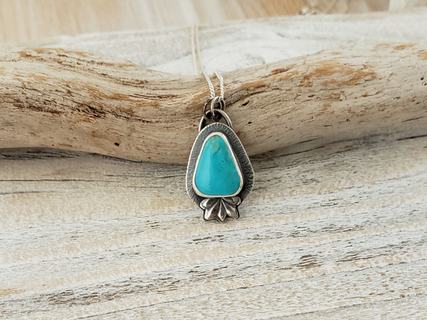 Turquoise and sterling silver necklade