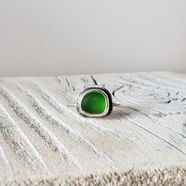 emerald green sea glass ring