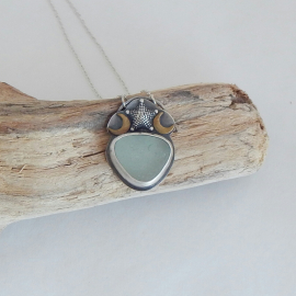 SEAFOAM SEAGLASS NECKLACE